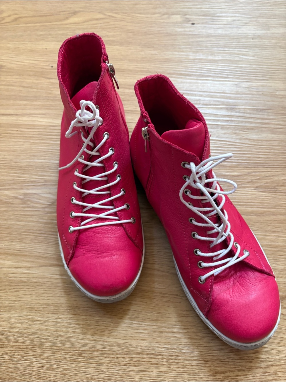 Women’s Andrea Conti High-Top with Side Zipper
